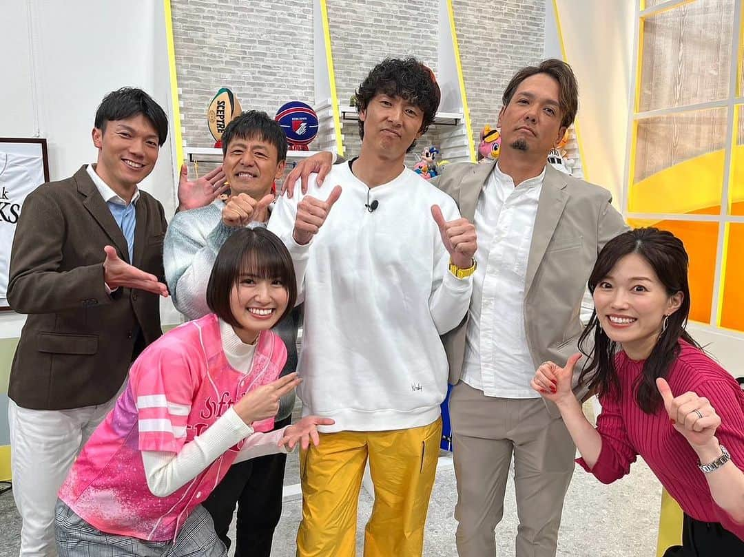 斉藤和巳さんのインスタグラム写真 - (斉藤和巳Instagram)「"古巣"に出演❗️ TVQ『FAN FUNスポーツ』‼️ 相変わらず、スタッフも含めて最高のメンバー😊👍  毎週土曜日18時30分OA〜！  #コンバット満 #角野友紀 #新垣渚 #新谷あやか #櫻井譲士」12月2日 20時21分 - kazumi.66