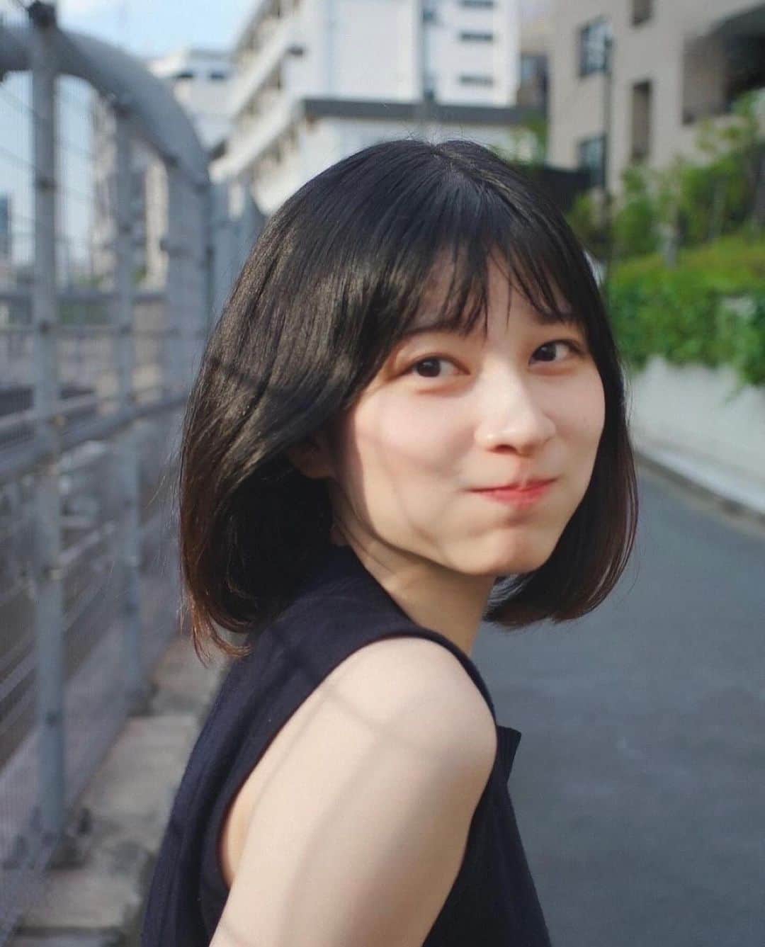 佐保里のインスタグラム：「近々皆さまに発表できることがあるのです。  あと少しお待ちくださいませ🙌🏻🥺」