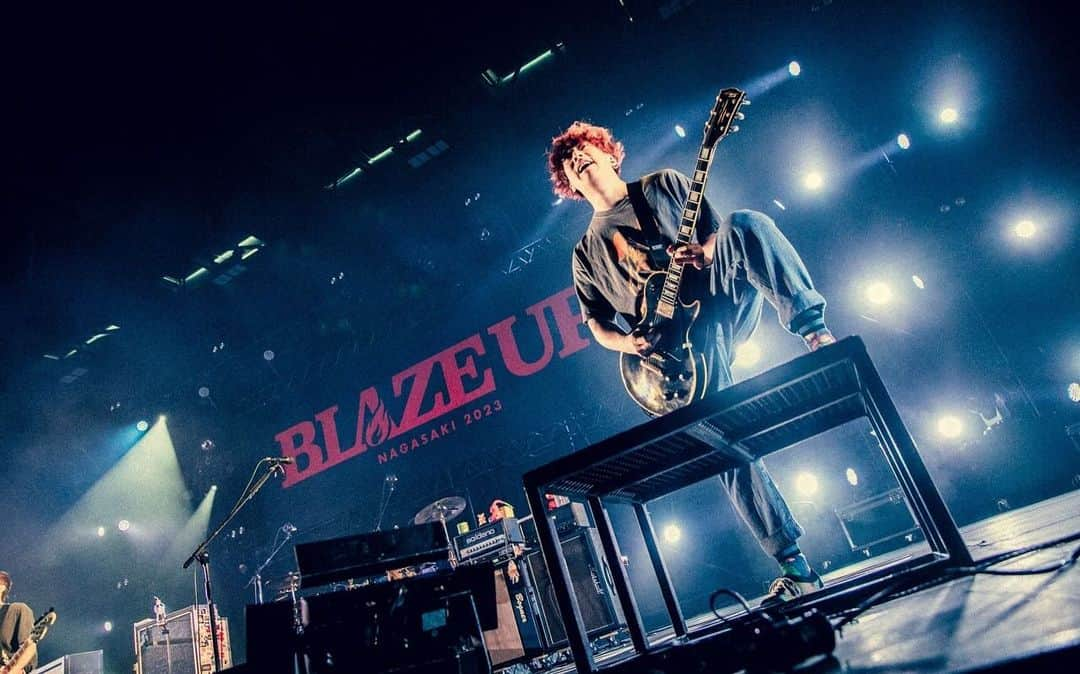 HIROKAZのインスタグラム：「『BLAZE UP NAGASAKI 2023』  12/2(土) 出島メッセ長崎( 2023.12.02 )  ヤマダ📸( @yamada_mphoto )  SHANKが呼んでくれたおかげで長崎来れました！いつもあざます🥹  #BUN23」