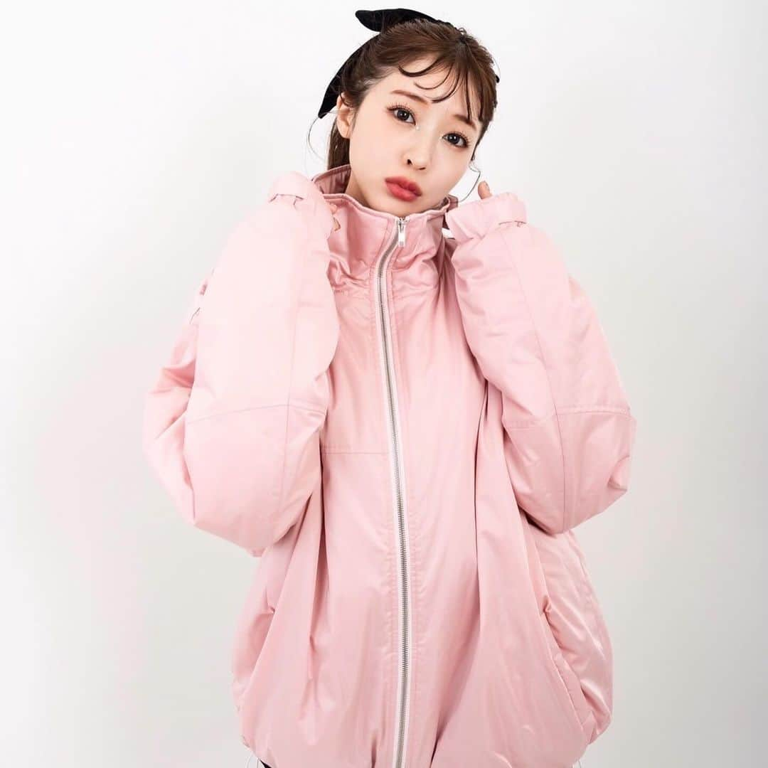 吉田菫さんのインスタグラム写真 - (吉田菫Instagram)「🎀𝙎𝙪𝙪×𝙇𝙄𝙎𝙏𝙇𝙀𝙎𝙎 𝙫𝙤𝙡.3🎀  前回のvol.2.5と同じくテーマは「Rebirth」♡ 手術からの生還で夏は再生や復活を意味する ラッパスイセンをモチーフにしていたけど、  今回は誕生日が近いこと、バンドの再始動があるので 🎂𝐇𝐚𝐩𝐩𝐲 𝐑𝐞𝐛𝐢𝐫𝐡𝐝𝐚𝐲🎂に🎀  すっごくお気に入りのアイテム作ったよ♡ 素材にもこだわりました(ᐡ o̴̶̷̤ ﻌ o̴̶̷̤ ᐡ)  明日の19:00から受注スタートです💖  #SuuLISTLESS」12月2日 20時58分 - sumiredooon1228