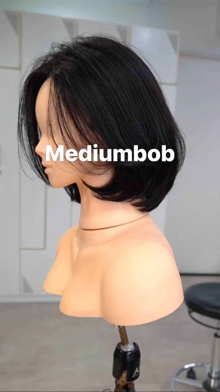今泉孝記のインスタグラム：「#haircutvideos  ベーシックなカットのみで作るミディアムボブ」