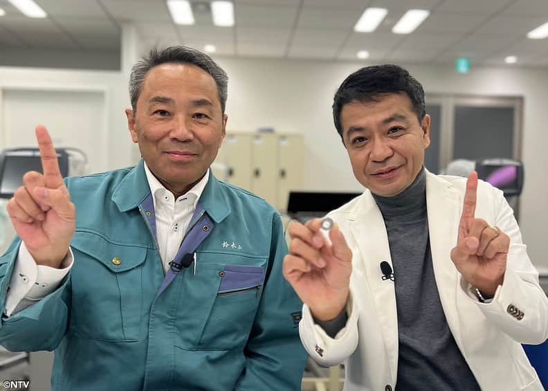 日本テレビ系『シューイチ』さんのインスタグラム写真 - (日本テレビ系『シューイチ』Instagram)「明日のシューイチ☝🏻 8時20分頃からは中山のイチバン❗️  コンタクト👀でお馴染みメニコンが 付けるだけであらゆる情報が視える✨ 未来のスマートコンタクトレンズ開発👨‍💻に挑む💪　  コンタクトレンズ👁️の中に電子基盤が入る⁉️ 充電できる🔋⁉️  メニコン“だからこそ”生まれた技術💡を中山が取材🔍  #中山のイチバン #中山秀征 #シューイチ」12月2日 21時15分 - shu1tv