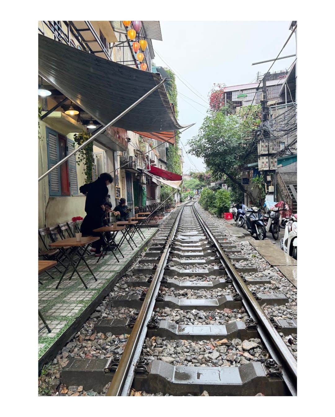 U-YEAH さんのインスタグラム写真 - (U-YEAH Instagram)「Vietnam／Hanoi #trainstreet」12月2日 21時08分 - u_yeah1983
