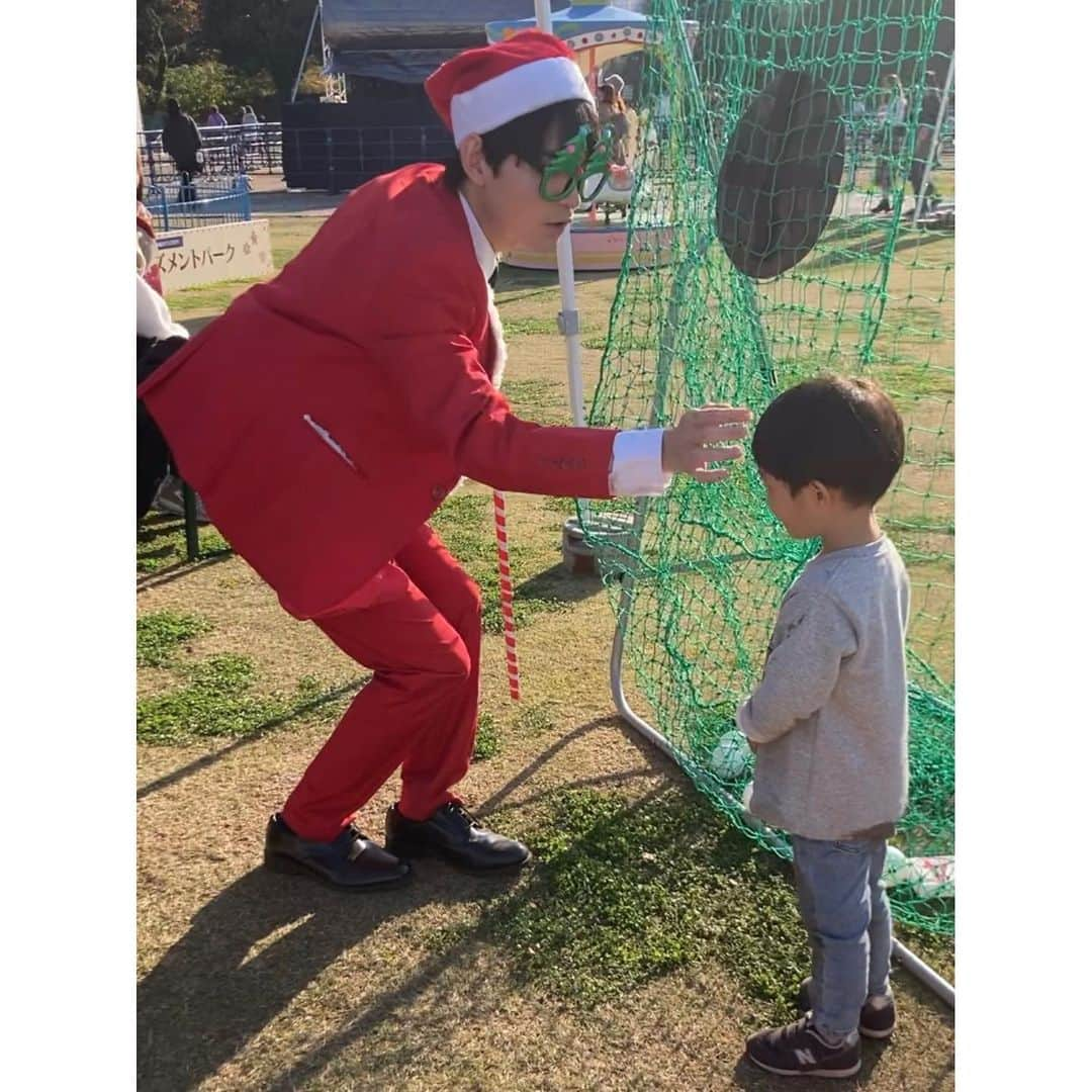 中山美香さんのインスタグラム写真 - (中山美香Instagram)「東京クリスマスマーケット🎄 去年までは日比谷公演でしたが(←リニューアルに伴い) 今年は神宮外苑で開催されています！ 子供も楽しめるスペースがあり、大人も子供も楽しめました♪(我が子はきかんしゃトーマスに大喜びでした☺︎) . . . #東京クリスマスマーケット #クリスマスマーケット #神宮外苑 #銀杏並木 #子供とお出かけ #3歳男の子 #きかんしゃトーマス #お出かけ #お出かけスポット」12月2日 21時08分 - mika5nakayama