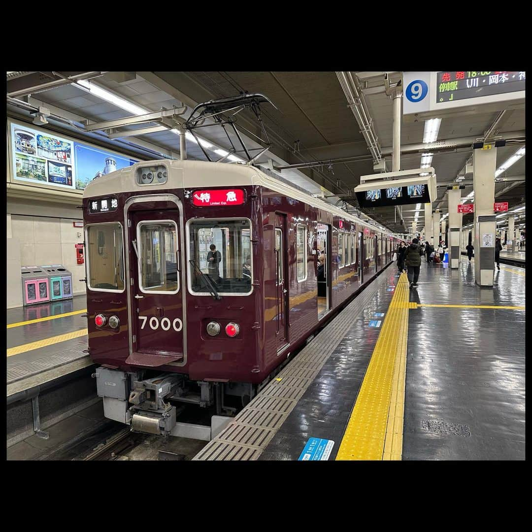 伊藤壮吾さんのインスタグラム写真 - (伊藤壮吾Instagram)「#今日の鉄道 1226番線 西宮北口から、神戸線の特急で大阪梅田へ。 40年以上走り続けるベテラン、7000系。」12月2日 21時09分 - sougo05com_rapid