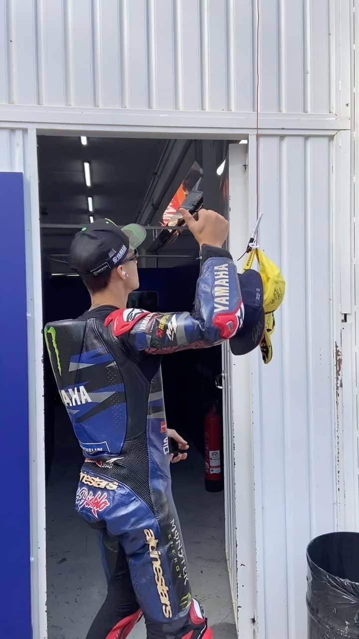 YamahaMotoGPのインスタグラム：「Some fans went fishing at the Valencia GP 🎣   They caught a @fabioquartararo20 autograph 😈   #MonsterYamaha | #MotoGP | #ValenciaGP」