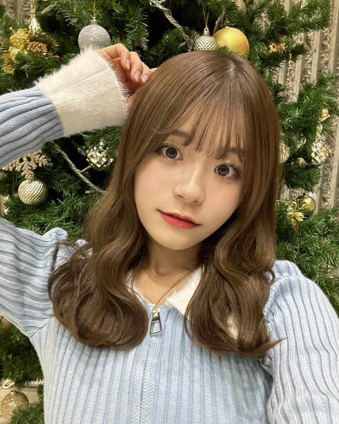 清司麗菜さんのインスタグラム写真 - (清司麗菜Instagram)「12月🎄  2023年も残り１ヶ月。  ここにきて人生で初めて⁇足を怪我してしまいました！！ ショック！！  この悔しさはNGT48劇場新公演で挽回します！！  そういえばフォロワーの数字が一つ変わって2.7万人になってた❤︎いつもありがとうございます！！🥺  12月はまだまだ楽しみなことが沢山あるんだ~~🩵🤍  #2023#12月#クリスマスツリー#shein」12月2日 21時13分 - seiji_0007