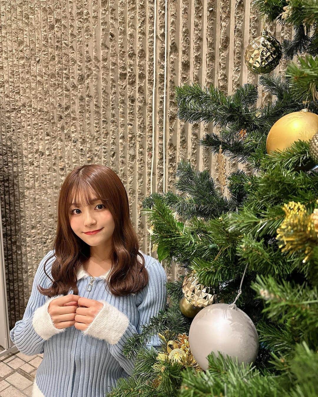 清司麗菜さんのインスタグラム写真 - (清司麗菜Instagram)「12月🎄  2023年も残り１ヶ月。  ここにきて人生で初めて⁇足を怪我してしまいました！！ ショック！！  この悔しさはNGT48劇場新公演で挽回します！！  そういえばフォロワーの数字が一つ変わって2.7万人になってた❤︎いつもありがとうございます！！🥺  12月はまだまだ楽しみなことが沢山あるんだ~~🩵🤍  #2023#12月#クリスマスツリー#shein」12月2日 21時13分 - seiji_0007