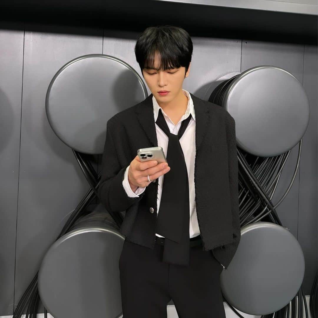 キム・ジェジュンのインスタグラム：「おちゅかれさまでした😗 수고하셔슙니다!」