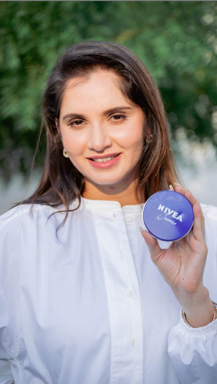 サニア・ミルザのインスタグラム：「In sports, skincare, and life, being Original is the real game-changer! Here’s another OG you can take a cue from - @NiveaIndia’s Creme, a trusted companion for extra care for my skin, on and off field.  So this winter, indulge in the goodness of Nivea Creme for supple and moisturized skin! It’s time to trust #TheOGs.  #NIVEACreme #OGCream #ExtraCare #Ad」