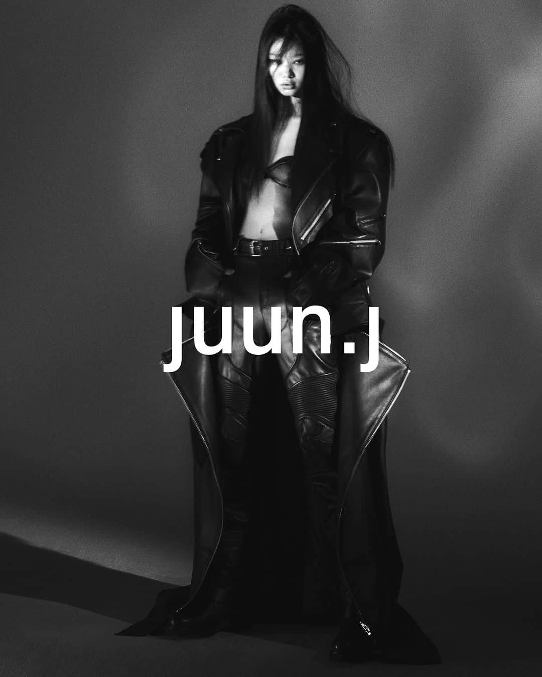 ペ・ユニョンさんのインスタグラム写真 - (ペ・ユニョンInstagram)「Juun.J Fall-Winter 2023 Campaign 'BROKEN'  Creative Director. @juun_j  Photographer. @hongjanghyun  Hair. @shonju  Make up. @ansunghee0    #juunj #준지 @juun.j_official  #juunj23fw #BROKEN #juunj_broken」12月2日 21時39分 - mulan_bae