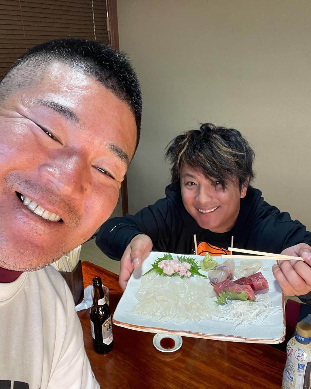 後藤武敏さんのインスタグラム写真 - (後藤武敏Instagram)「明日の為に❗️笑 超〜優しい横浜高校の大先輩！上地さんとコソ練して来ました😄‼️ めちゃめちゃ昔思い出したり、 上地さんめちゃめちゃ動き良くて焦りました…😆💦  釜めしも最高でした😋 有難うございました〜(^^)  #超〜優しい😄 #大先輩 #上地さん #遊助 #コソ練 #釜めし #最高👍 #身体ギコギコ #ケガしませんよーにー🙏 #1発打つ！笑」12月2日 21時45分 - 55gomez55
