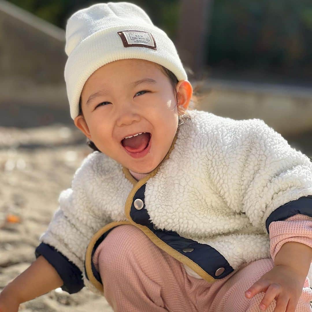 ゆうひなたのインスタグラム：「. . . とっちゃん専用お砂セットを getしてるんるん😙🌈. . . 今日はゆうひなと一緒に公園行けて 超ハイテンションでした🌝⭐︎. . .」