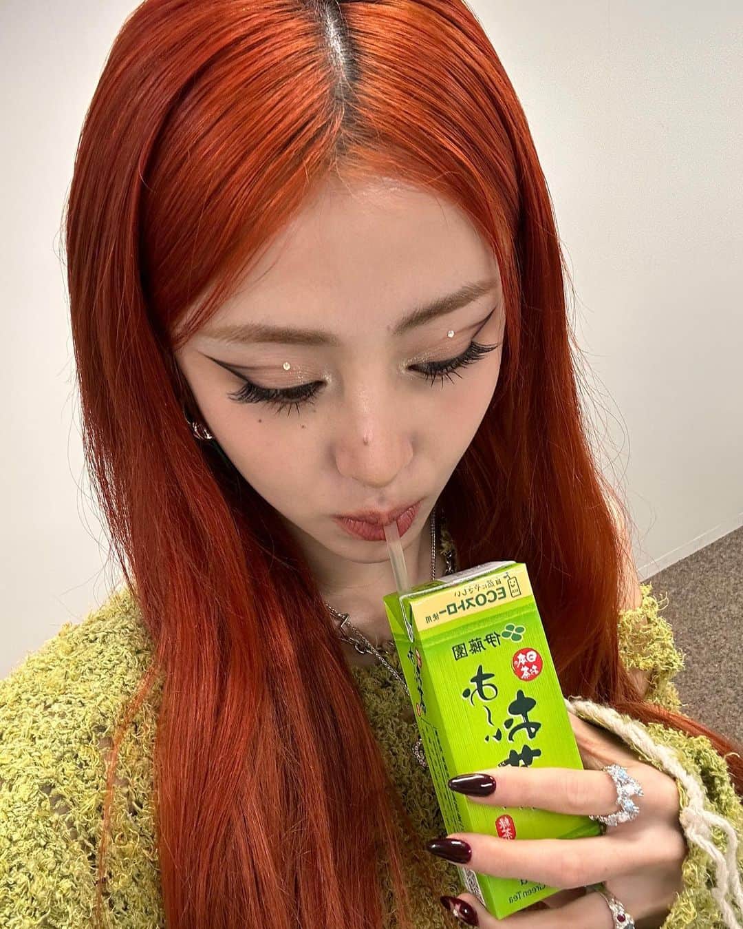 ホ・ユンジンさんのインスタグラム写真 - (ホ・ユンジンInstagram)「greeeen」12月2日 21時55分 - jenaissante