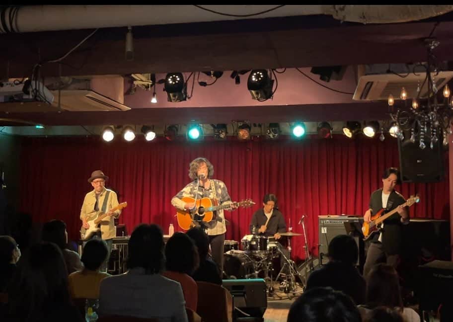 広沢タダシのインスタグラム：「久しぶりの東京、最高でしたね。 いいでしょ、広沢バンド！  #広沢タダシ #中村優規 #岡本陽一 #高井城治 #渋谷 #7thfloor #musichas9lives」
