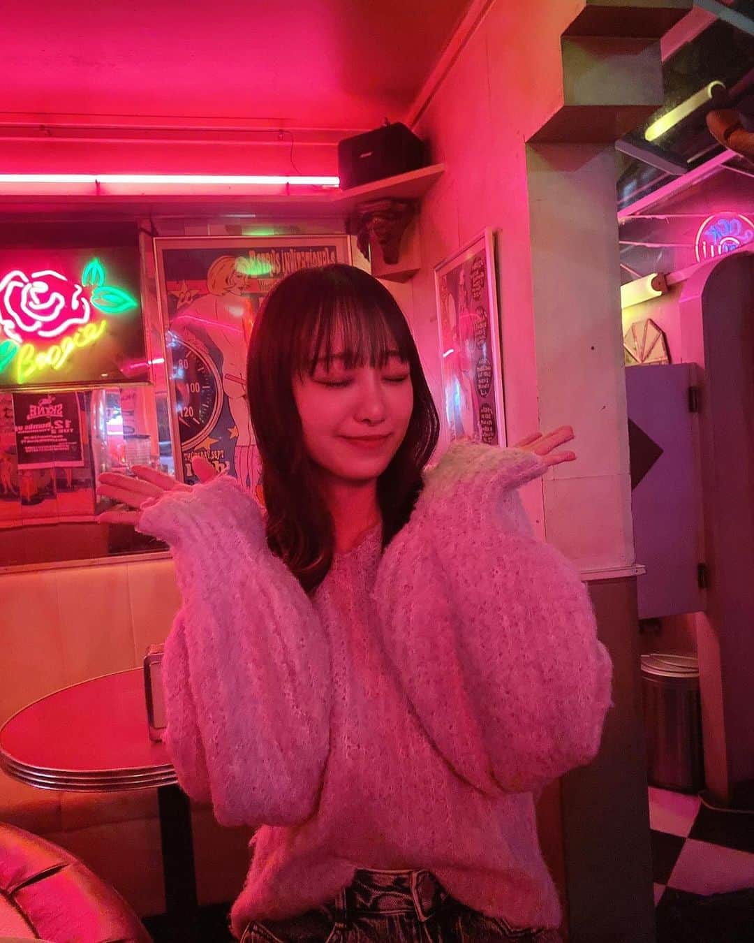 瀧脇笙古さんのインスタグラム写真 - (瀧脇笙古Instagram)「🫶🏻聖地巡礼🫶🏻 ⁡ ⁡ ⁡ ⁡ MVで瞳が行っていたところに行きましたー！ ⁡ 髪型もMVの瞳っぽく巻いてみたのですよ ⁡ ⁡ ⁡ ⁡ #イコラブ」12月2日 22時17分 - takiwaki_shoko_