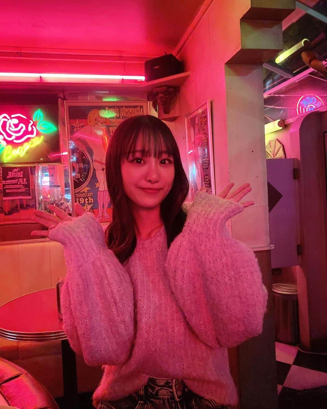 瀧脇笙古のインスタグラム：「🫶🏻聖地巡礼🫶🏻 ⁡ ⁡ ⁡ ⁡ MVで瞳が行っていたところに行きましたー！ ⁡ 髪型もMVの瞳っぽく巻いてみたのですよ ⁡ ⁡ ⁡ ⁡ #イコラブ」