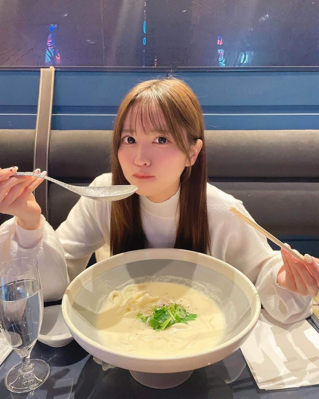 夏目一花のインスタグラム：「いつしかのメイクうすめな日🥄」