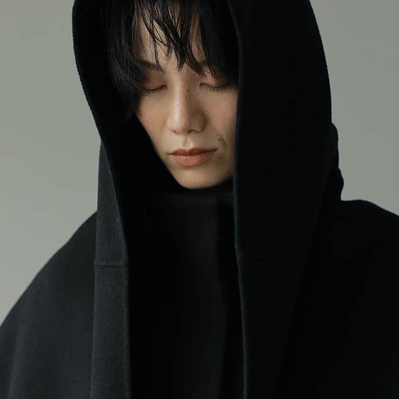 ETRÉ TOKYOさんのインスタグラム写真 - (ETRÉ TOKYOInstagram)「. New Arrival  #etreフーディーストールリバーショートコート Black / Grey   新作アイテムをオンラインストアにて発売中 プロフィールTOP のURLよりご覧ください  #etretokyo #etre #etretokyostore #newarrival #2023etreaw #エトレトウキョウ #エトレ #新作発売 #ショートコート#リバーコート」12月2日 22時26分 - etretokyo