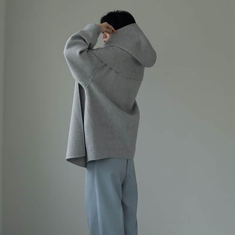 ETRÉ TOKYOさんのインスタグラム写真 - (ETRÉ TOKYOInstagram)「. New Arrival  #etreフーディーストールリバーショートコート Black / Grey   新作アイテムをオンラインストアにて発売中 プロフィールTOP のURLよりご覧ください  #etretokyo #etre #etretokyostore #newarrival #2023etreaw #エトレトウキョウ #エトレ #新作発売 #ショートコート#リバーコート」12月2日 22時26分 - etretokyo