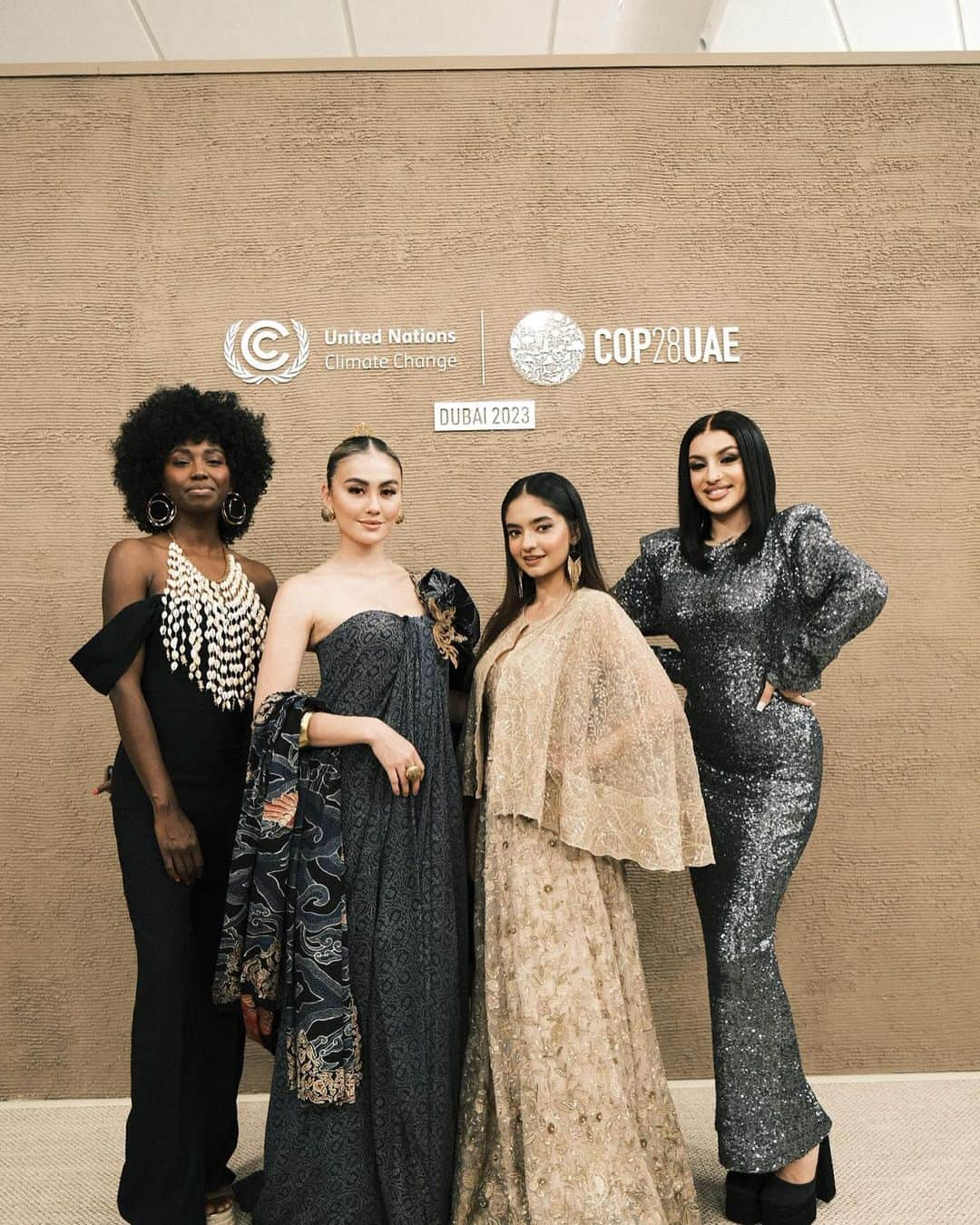 アグネス・モニカさんのインスタグラム写真 - (アグネス・モニカInstagram)「🎵 COP28 is bringing the world together to Unite, Act and Deliver climate action to leave a #LastingLegacy  🌍 Change starts here. @unhcr_arabic @rescueorg #AGNEZMO @cop28uaeofficial」12月2日 22時20分 - agnezmo