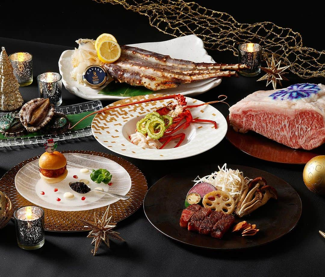 InterContinental Tokyo Bayのインスタグラム：「. 鉄板焼 匠では、クリスマスコースをランチ＆ディナーにて25日まで提供中です🎄  料理長の馬原がアレンジしたミニバーガーにキャビアを添えた前菜、旬の野菜の焼き野菜、帆立貝や鮑、たらば蟹、伊勢海老などの海鮮のグリル、シェフ厳選の黒毛和牛をラインナップしたコースをご用意しております。  デザートは隣接するクリスマスデコレーションされたラウンジで、ティータイムをお楽しみいただけます。  #intercontinentaltokyobay  #ホテルインターコンチネンタル東京ベイ  #インターコンチネンタル東京ベイ  #intercontinental  #鉄板焼匠 #teppanyaki #takumi #クリスマス #クリスマスデート #クリスマス料理 #クリスマスコース  #クリスマスメニュー #christmas #肉好き #鉄板焼き  #クリスマスランチ #クリスマスディナー  #鉄板焼きディナー #記念日ディナー  #肉好きな人と繋がりたい」