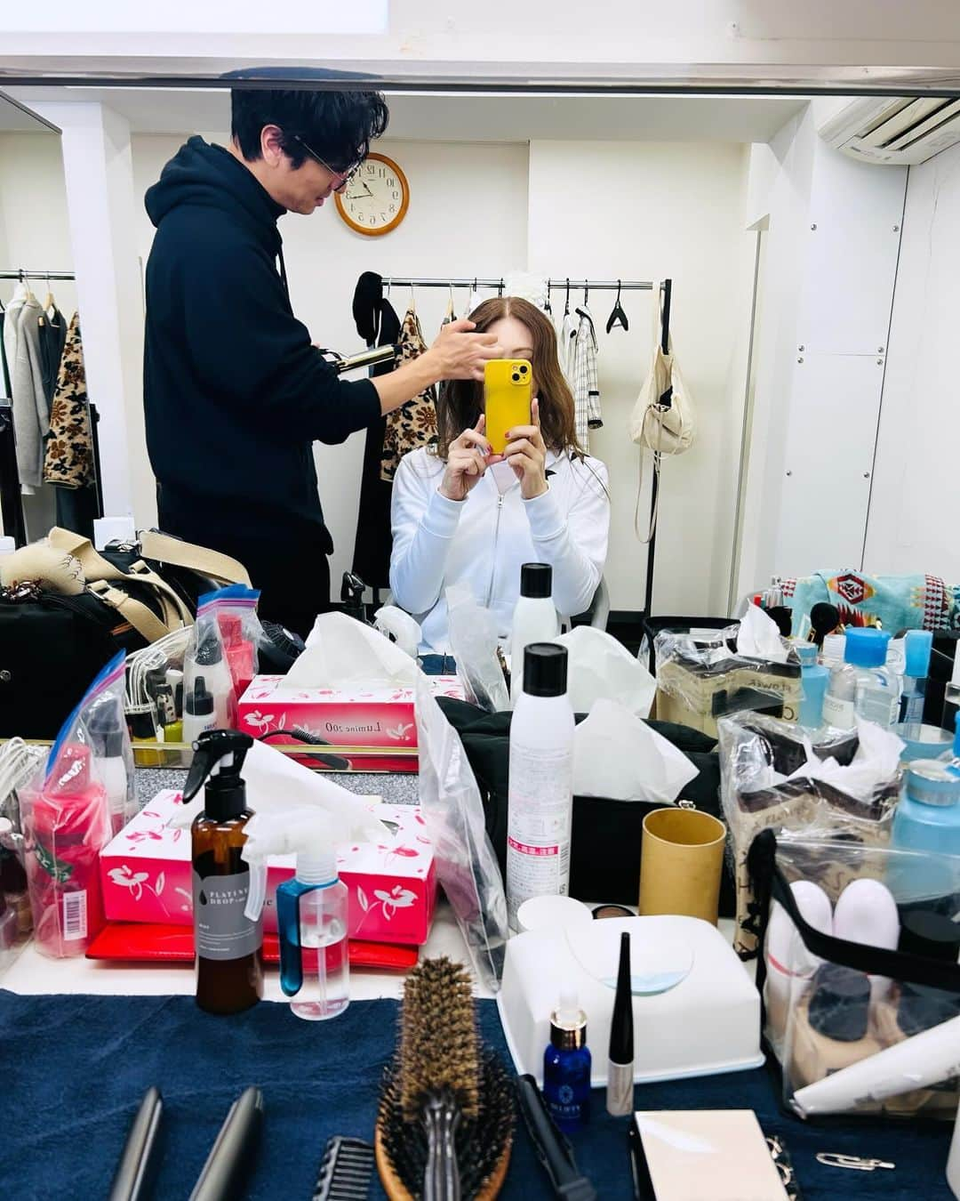 KABA.ちゃんさんのインスタグラム写真 - (KABA.ちゃんInstagram)「「いまばり人権啓発フェスティバル2023」のトークショーに呼んでいただきました❣️  愛媛県今治市は、今治タオルなどでとても有名ですよね〜😆👍  会場には沢山の方々に足を運んでいただき、オープニングでは、「ふれあい太鼓・絆」の皆さんの痺れる様な和太鼓演奏〜🎶👏👏とっても有意義な時間になりました〜ッ❣️  今治市長はじめ、関係者スタッフの皆様、MCを担当して下さった「あいテレビ」の滝香織アナウンサー様、手話通訳の先生方、大変お世話になりました❣️改めまして、ありがとうございました🙇‍♀️  そして、会場にお越しの皆様、ありがとうございました♪また皆さんにお会い出来る日を楽しみにしております✨💕  #愛媛県 #今治市 #いまばり人権啓発フェスティバル2023 #今治市教育委員会 #愛媛県人権対策協議会今治支部 #今治市人権教育協議会 #会場にお越しの皆様  #mc担当 #滝香織アナウンサー  #あいテレビ #itv #ふれあい太鼓・絆  #手話通訳の先生方 #大変お世話になりありがとうございました  #また皆さんにお会い出来る日を楽しみにしています  #メイクアップアーティスト @fharaon_ryo  #スタイリスト #藤村さん #瀬戸内海 #夕陽がキレイだった」12月2日 22時22分 - kabachan_official