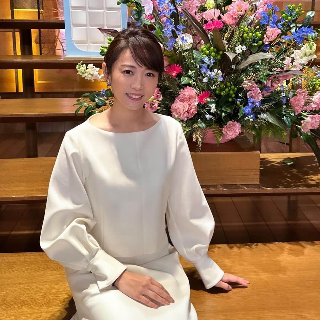 高島彩のインスタグラム：「2023年12月2日 #サタデーステーション   本日もご覧いただきありがとうございました。  ヘアメイク @h.m.s.mika   トップス＆スカート @foxey_official  師走突入！ やり残したことないように、気合いで駆け抜けましょう！  #高島彩」