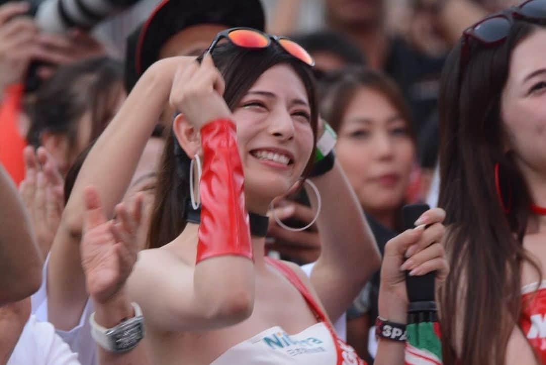 葉月美優さんのインスタグラム写真 - (葉月美優Instagram)「❥いよいよ明日はNISMO FESTIVAL🏎 （ @nismo_jp_official / @nismo_festival ）  私は初めてで、とても楽しみです！  レーシングカー同乗走行はめちゃくちゃ羨ましいイベントだ🥺💗  私のNGKスパークガールとしての出演は  9:15-9:45▷GT500 ALLレースクイーンフォトセッション  10:15-10:45▷ NGKスパークプラグブース （ @ngksparkplugsofficial ）  11:35-12:05▷RQステージ  13:50-14:45▷グリッドウォーク  NISMO GP 2023 スターティングボード  15:30-16:00▷フィナーレ  基本NGKスパークプラグブースにいると思います♡ 各イベント遊びに来てくださいっ！  #ngksparkplugs #ngkスパークプラグ #nismo #nissan #motul #nismofestival #supergt #supergt2023 #スーパーgt #racequeen #レースクイーン #富士スピードウェイ #サーキットへ行こう #サーキット女子 #rq #葉月美優 #サーキット走行 #車イベント #スーパーカー #supercar #フェアレディz」12月2日 22時46分 - miu_haduki