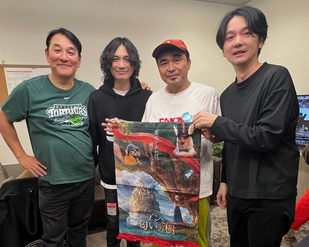 永井聖一さんのインスタグラム写真 - (永井聖一Instagram)「牛尾さん20周年おめでとうございます🥰 タペストリー、額装して玄関に飾ります🥰 #アンと匂いの樹」12月2日 22時56分 - seiichinagai