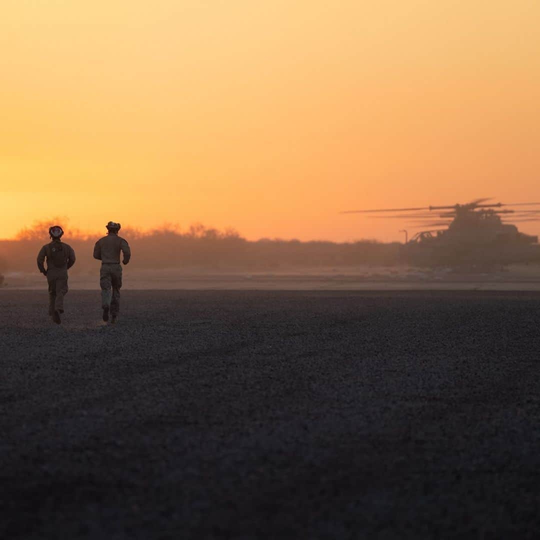 アメリカ海兵隊さんのインスタグラム写真 - (アメリカ海兵隊Instagram)「Anti-Air Warfare   📍 Gila Bend, AZ (Oct. 20, 2023)   #Marines assigned to Marine Aviation and Tactics Squadron One participate in an antiair warfare training exercise during Weapons and Tactics Instructor (WTI) course 1-24.  WTI is an advanced, graduate-level course for selected pilots and enlisted air crew, providing standardized advanced tactical training and assists in developing and employing aviation weapons and tactics.   📷 (U.S. Marine Corps photo by Cpl. Gideon M. Schippers)  #USMC #SemperFi #FlyMarines」12月2日 23時00分 - marines