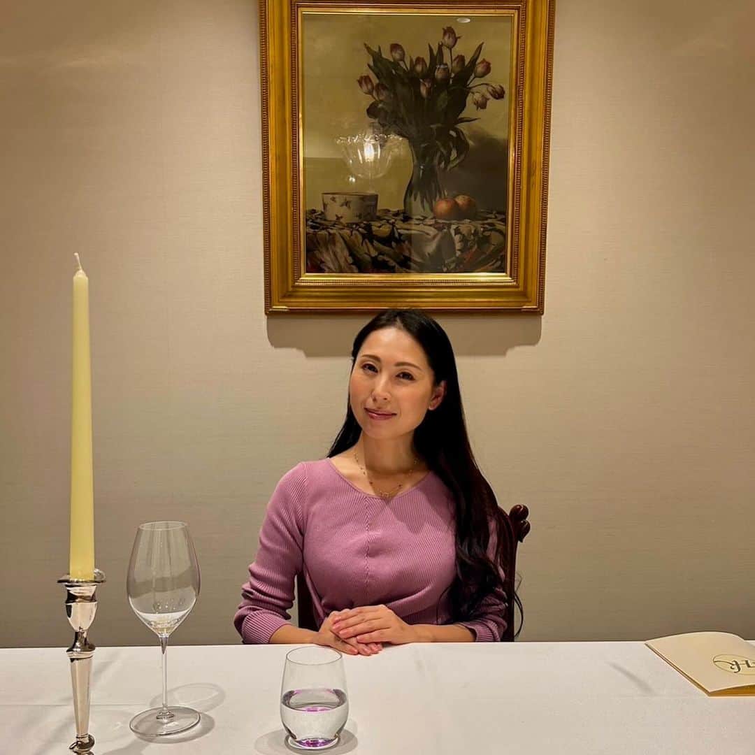 佐田茉莉子のインスタグラム：「魔女みたいに撮れてますが…お食事でした🤗笑 今週もお疲れ様でございました❤️」