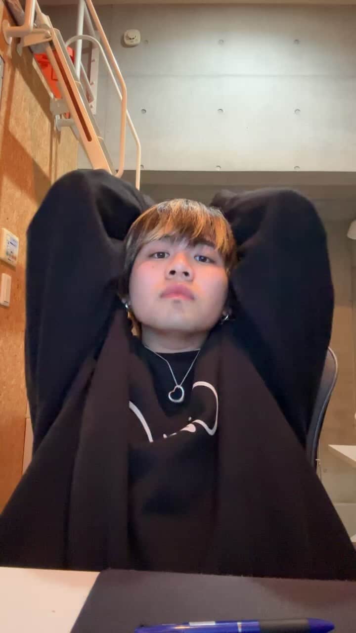 北村太樹のインスタグラム：「お知らせです!! 美容室のお店が変わります!!! 詳しくは明日Instagramにて投稿します! @hair__loom_」