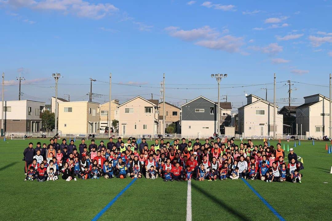 ジーコさんのインスタグラム写真 - (ジーコInstagram)「Um dia muito especial de uma Clinica de Futebol do @kashima.antlers, realizada na filial Kashima Tsukuba. Participaram meu 3 ex jogadores do Kashima e da Seleção Japonesa, Nakata Koji, Motoyama e Narahashi. Presença alegre e com muita energia dos pais, mães junto com as crianças. Feliz de poder ajudar a proporcionar dias assim para as famílias japonesas. Vamos em frente」12月2日 23時13分 - zico