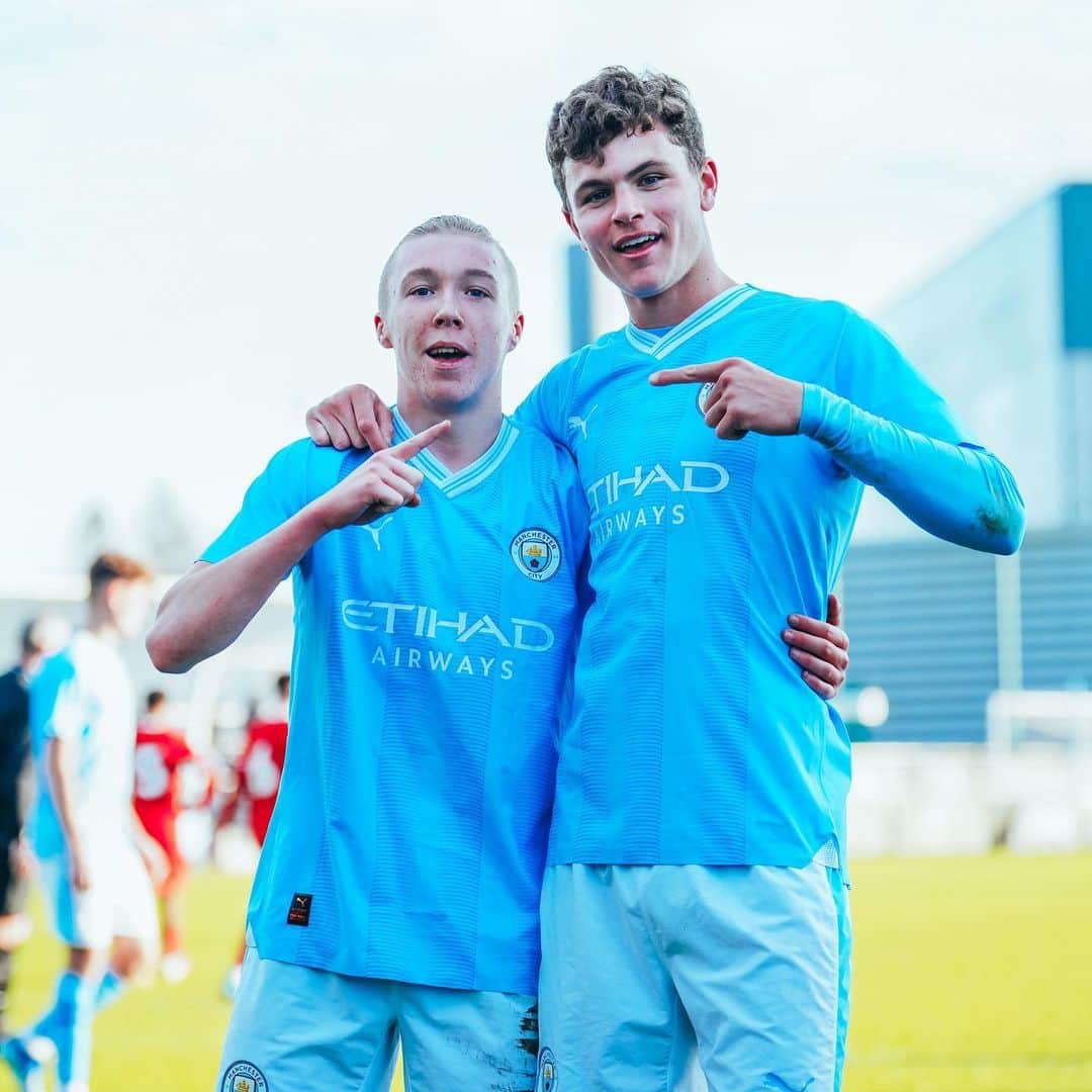 マンチェスター・シティFCのインスタグラム：「Harrison doubles our lead over Liverpool! 🤩  Watch the U18 Premier League match right now on CITY+ 📺」
