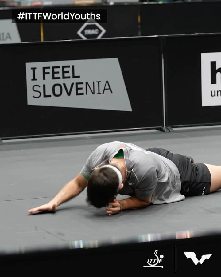 ITTF Worldのインスタグラム：「Eduard Ionescu almost let a 2-game lead slip away but never gave up - AND IT SHOWED 🔥  #ITTFWorldYouths is LIVE 👉 youtube.com/WTTGlobal」