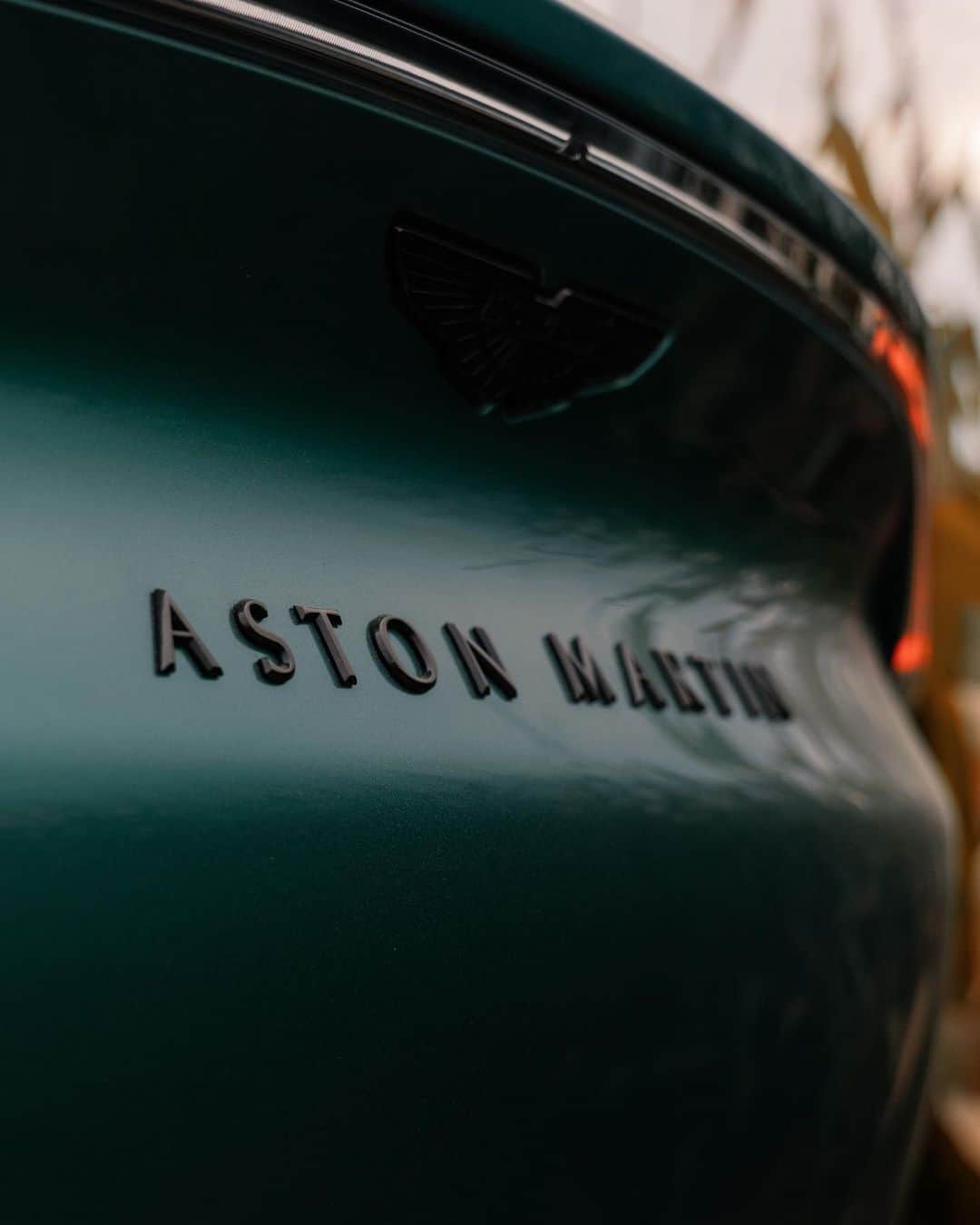 アストンマーチンさんのインスタグラム写真 - (アストンマーチンInstagram)「Unmistakably Aston Martin.  Photography by @mhcphotography.  #AstonMartin #DBX #POWERDRIVEN」12月3日 6時00分 - astonmartin