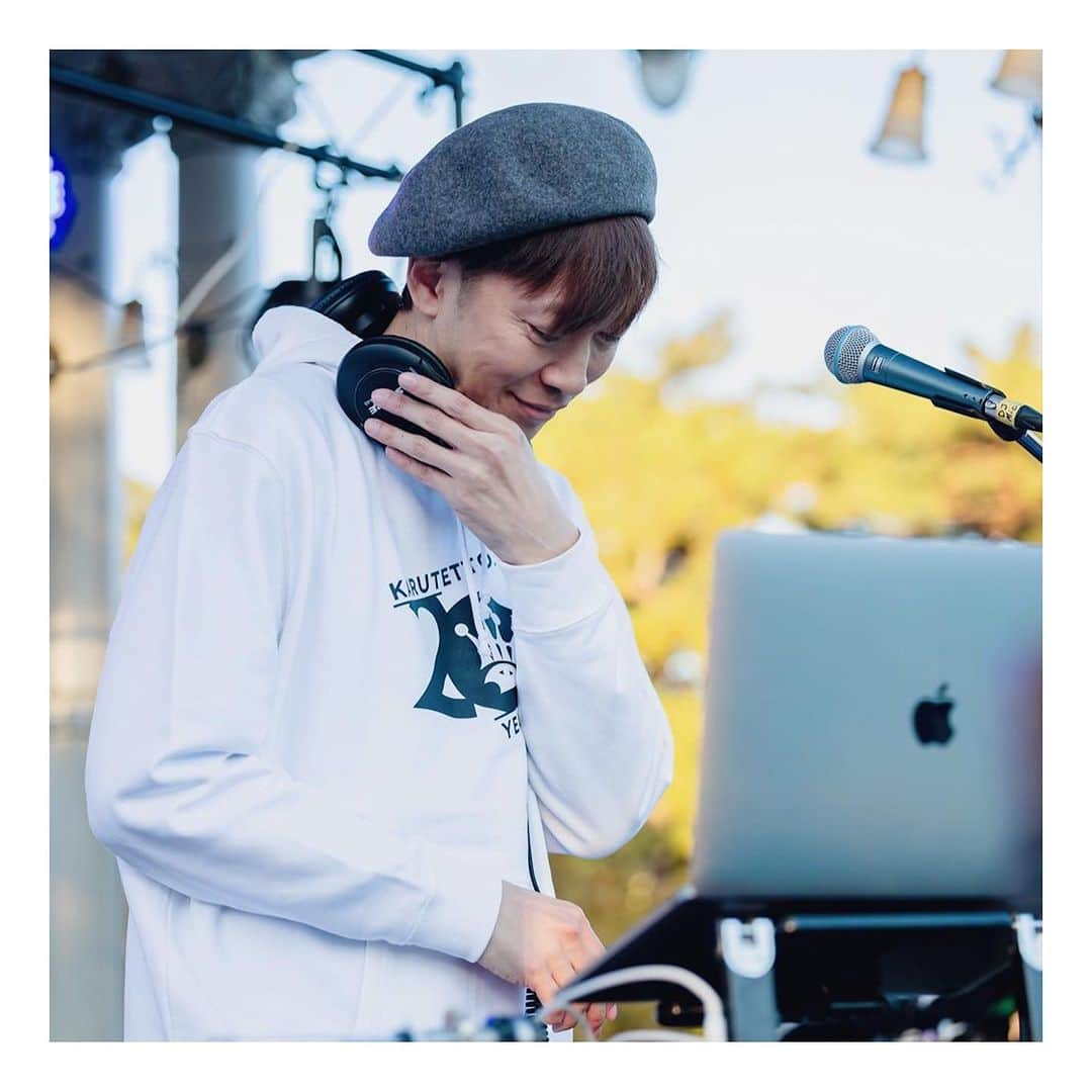 DJ U-ICHIさんのインスタグラム写真 - (DJ U-ICHIInstagram)「名古屋は、鶴舞公園にて開催された カルテット.20th anniversary イベントにて DJとして参加させていただきました。 ほとんどがライブの中、DJプレイを見に来てくれた方々 楽しんでくれたみなさん、ありがとうございました♪ 天気も恵まれて日曜日の野外という気持ち良い気候と景色と 昔からの仲間たちやお客さんみんな楽しそうでした。 こんなイベントたまにはいいね！ とは言え、野外の開催の準備など大変さもある程度は わかっているので本当にカルテット.みんなやスタッフのみなさん お疲れ様でした。  また、みんなで集まる日まで 僕も頑張ります！  その時は、またワイワイと答え合わせしましょ♪  #djuichi #名古屋 #homesweethome  #カルテット一期一会  #鶴舞公園」12月2日 23時52分 - djuichi_official