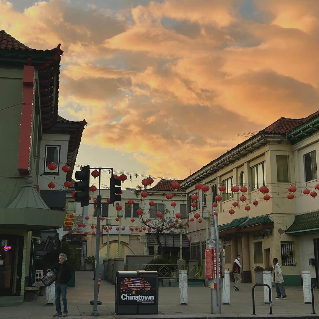 フリーディアさんのインスタグラム写真 - (フリーディアInstagram)「Los Angeles Chinatown 🌈 Last couple of days in November 2023  令和5年11月が終わる数日前。」12月2日 23時54分 - friediamn