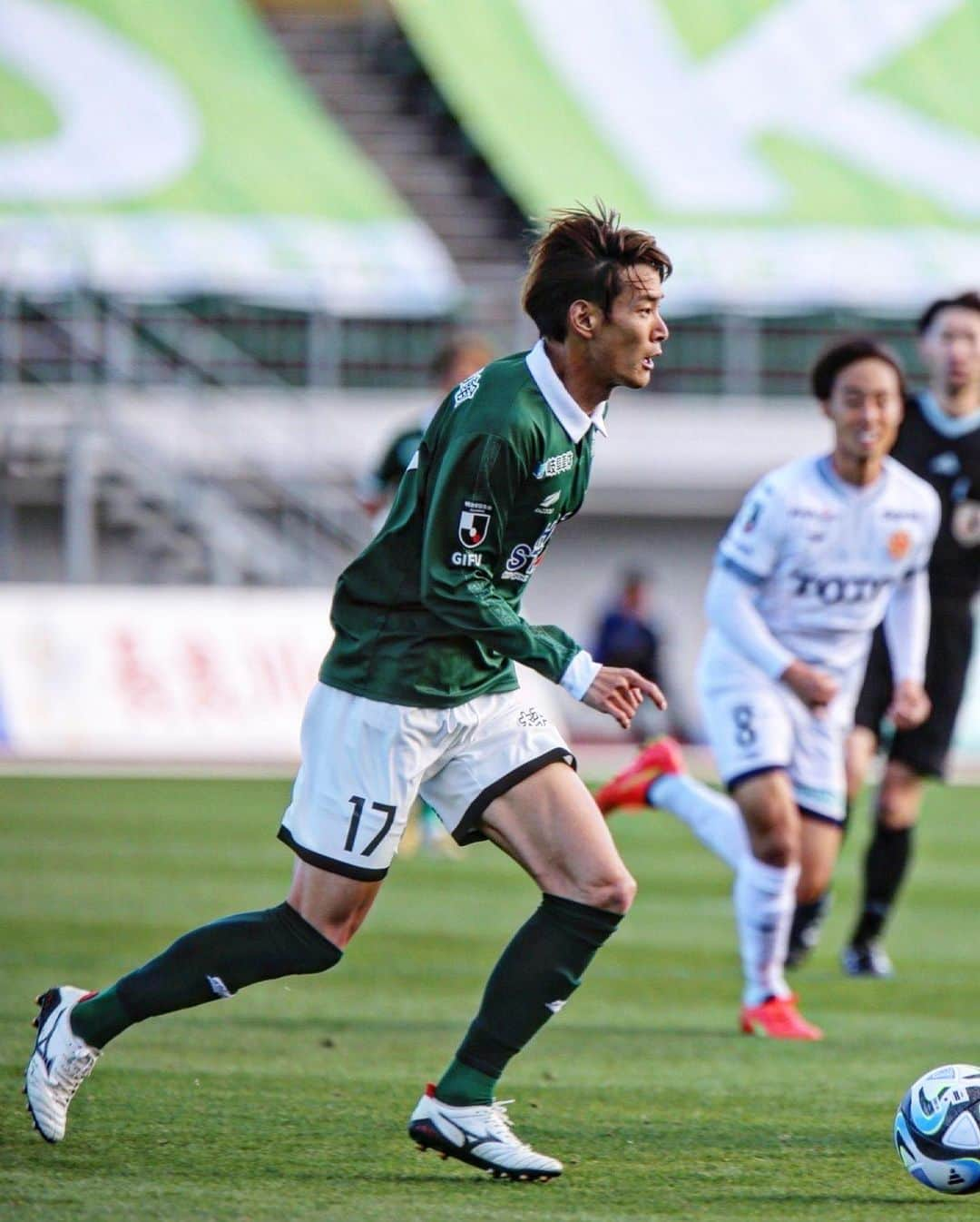 ＦＣ岐阜さんのインスタグラム写真 - (ＦＣ岐阜Instagram)「. MATCH PHOTO📸 vs ギラヴァンツ北九州  #fcgifu #FC岐阜 #MOVEYOURHEART #生地慶充 #田中順也 #藤谷匠 #浮田健誠 #藤岡浩介 #久保田和音 #松本歩夢 #北龍磨」12月3日 0時17分 - fcgifu