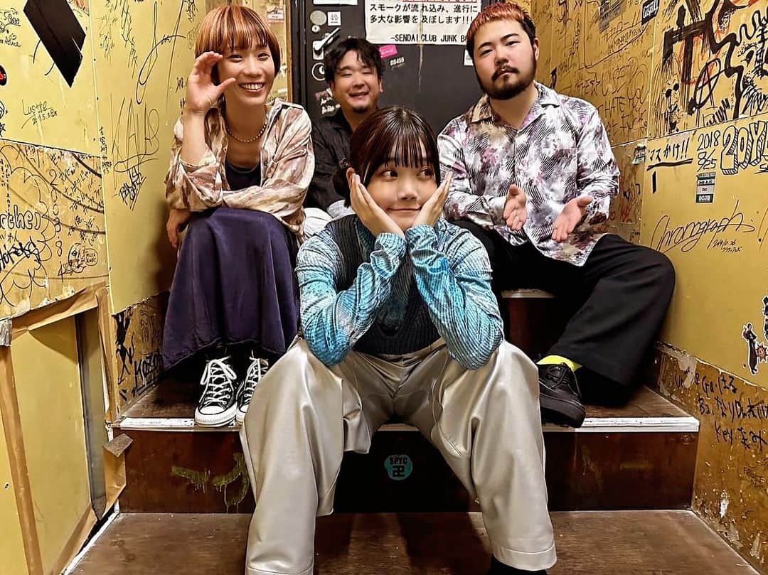 tomiのインスタグラム：「CENT「Hello Friend Tour」  仙台 CLUB JUNK BOX 宮古 KLUB COUNTER ACTION  初参戦と思えないくらい最高にたのしかったです！ チッチちゃんのかわいいの奥にある妖艶で誠実な所、筋が通っていて本当にかっこいい。 次は大阪シャングリラへ！👽  #ハローフレンドツアー #CENT」