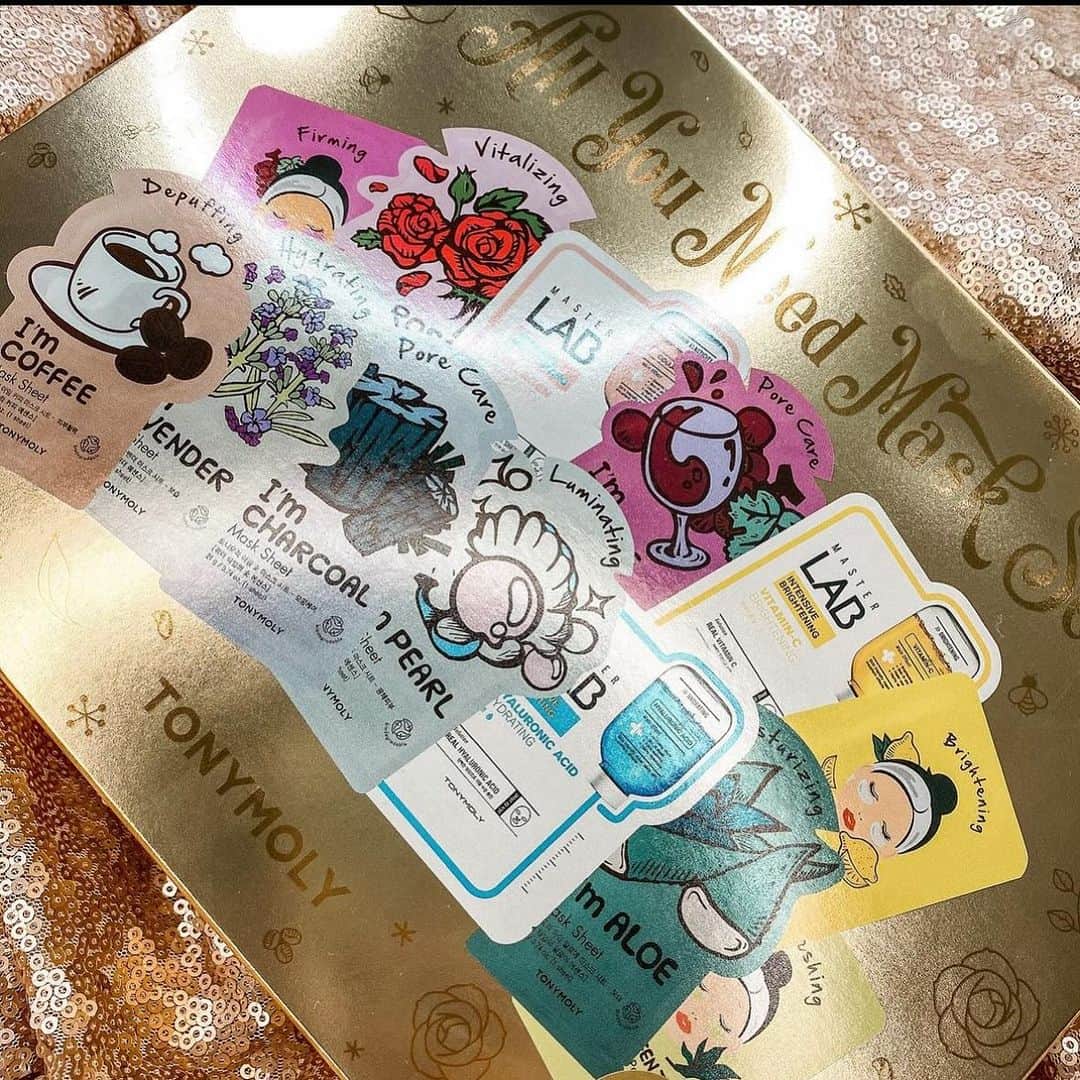TONYMOLY USA Officialのインスタグラム：「✨All of our favorite masks in one big value set✨ Our bestselling All You Need Mask Set is available at all @macys stores! 🎉💕 #xoxoTM #TONYMOLYnMe #Holiday2024」