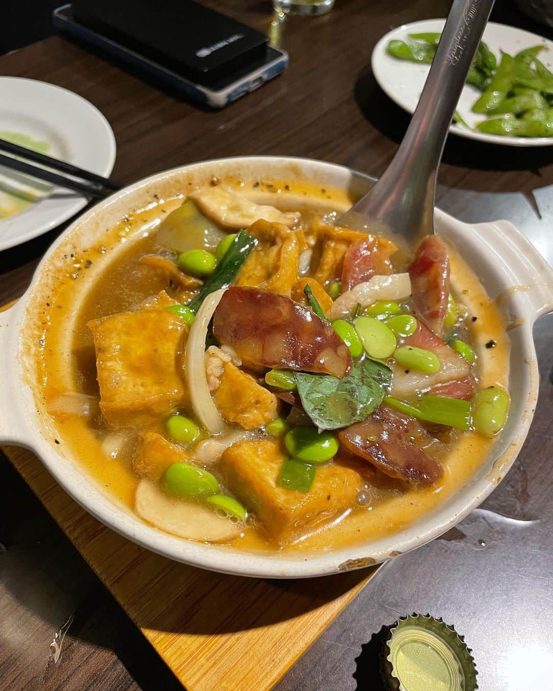 長澤喜稔のインスタグラム：「台湾に来ております！ 初日のご飯はヨウティアオのあんかけ的なやつとエビの辛い美味しいやつとエビの胡椒とかの美味しいやつ！全部美味しい！  #台湾グルメ  #台湾観光  #台湾料理」
