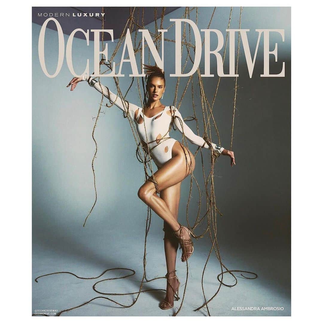 JO BAKERさんのインスタグラム写真 - (JO BAKERInstagram)「A L E S S A N D R A • A M B R O S I O 🇧🇷 Art Basel cover birdie … #alessandraambrosio for the #artbasel issue of @oceandrivemag shot by @gregswalesart  Style @stylememaeve  Hair @dimitrishair  Makeup by me #jobakermakeupartist using #desertroadtrip eyeshadow palette @bakeupbeauty + @maylindstromskin #thegoodstuff decadent essential body oil body with micro fine mica gold particles ✨ there is nothing more luxurious, and healthy as a treat for you skin!! ✨🙌🏻  #new #coverstory #oceandrivemiami #oceandrivemagazine #makeup #makeupoftheday #makeupartistsworldwide #makeupideas #body #skin #model #instagood #healthyglow #maylindstromskin #brazilian #goddess」12月3日 0時44分 - missjobaker
