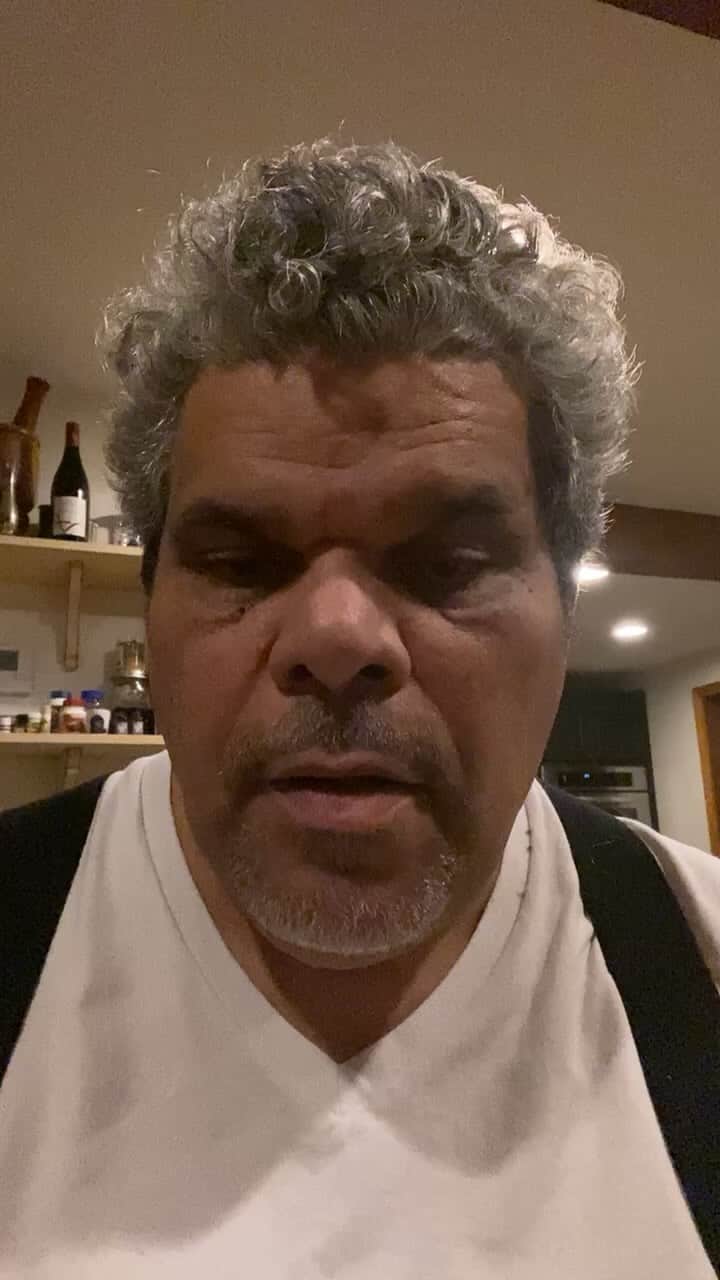 ルイス・ガスマンのインスタグラム：「Thanks for hanging with Me… Love to US ALL… BENDICIONES」