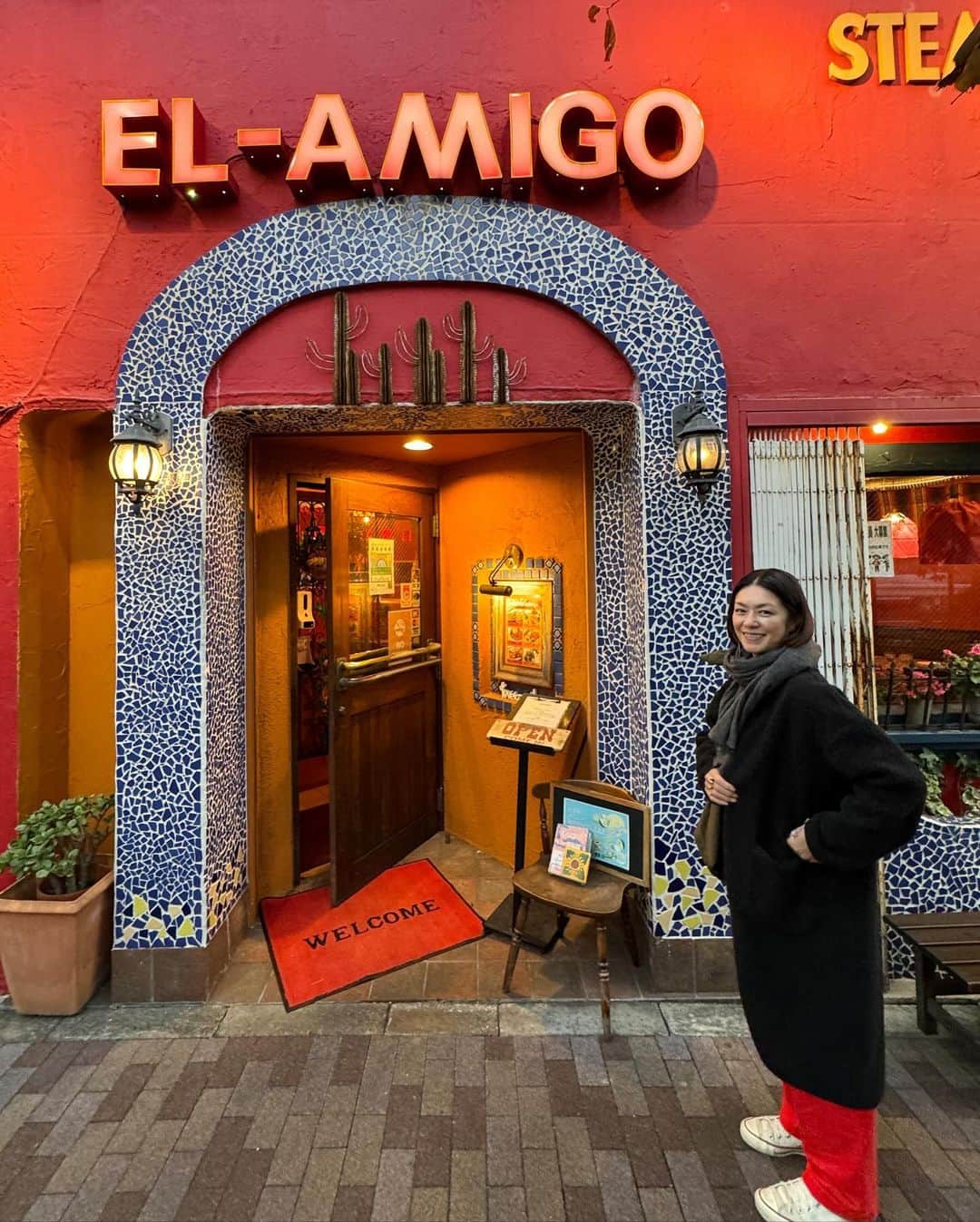 加藤紀子さんのインスタグラム写真 - (加藤紀子Instagram)「メキシコ注入してから 電気グルーヴを浴びました⚡️ 音も映像もギュンギュン眩しく、この興奮じゃ寝れない！と思ったけど スコッと落ちてしっかり5時に起床、無事新幹線に乗れました。  EL-AMIGOに行くと意識したのか 手にしたトップス、EL-COSMICOで買ったもの。 そして私のパンツと卓球さんの色具合！ 最高に楽しいをありがとうございました☺️」12月3日 10時30分 - katonoriko