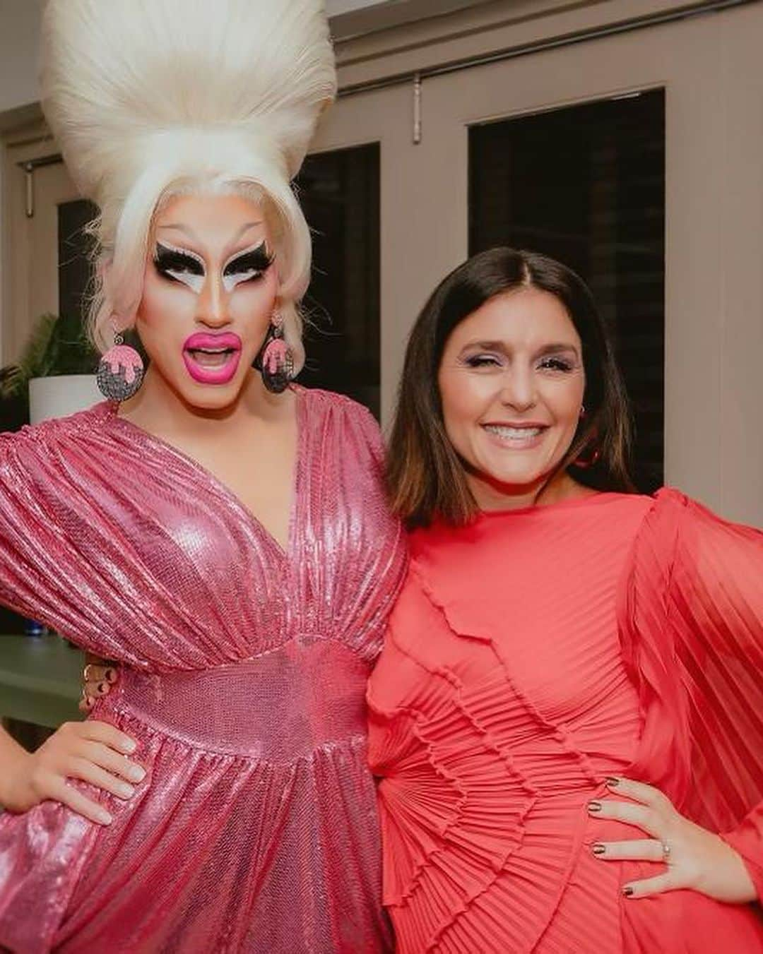 ジェシー・ウェアさんのインスタグラム写真 - (ジェシー・ウェアInstagram)「A quiet night in with @trixiemattel」12月3日 10時27分 - jessieware