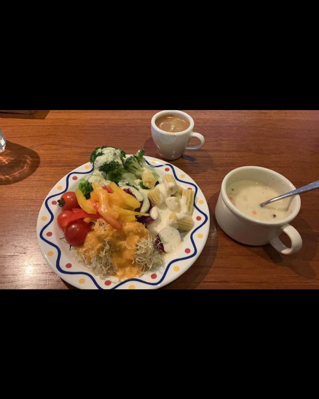 潮崎裕己さんのインスタグラム写真 - (潮崎裕己Instagram)「本日は風祭 東『クリス祭2023』でございます。 アシスタント君と2人で朝からしっかり食べて会場入りします^_^」12月3日 10時36分 - hiromi_shiosaki