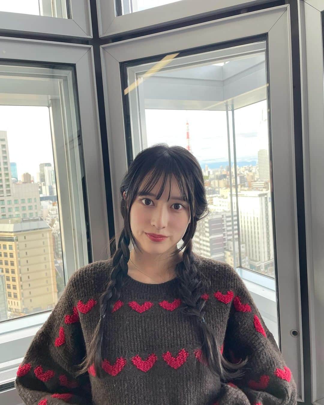 国本梨紗さんのインスタグラム写真 - (国本梨紗Instagram)「日曜日は〜  12:45～「超無敵クラス」  26:50～「プレミアの巣窟」  ぜひぜひ見てくださいね！！  コート @lilliancarat_official ニット、ワンピース @cocodeal_official」12月3日 11時05分 - risa__kunimoto