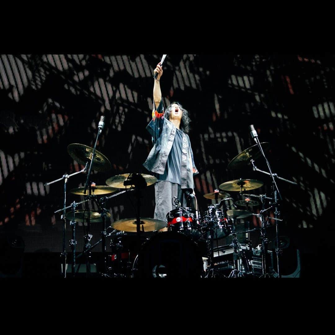 Tomoyaさんのインスタグラム写真 - (TomoyaInstagram)「カムサハムニダ👏☺️🇰🇷 めちゃくちゃ楽しかった！！✨ ありがとう🕊   @oneokrockofficial  @ruihashimoto 📸   #oneokrock #drummer #luxurydisease」12月3日 11時16分 - tomo_10969